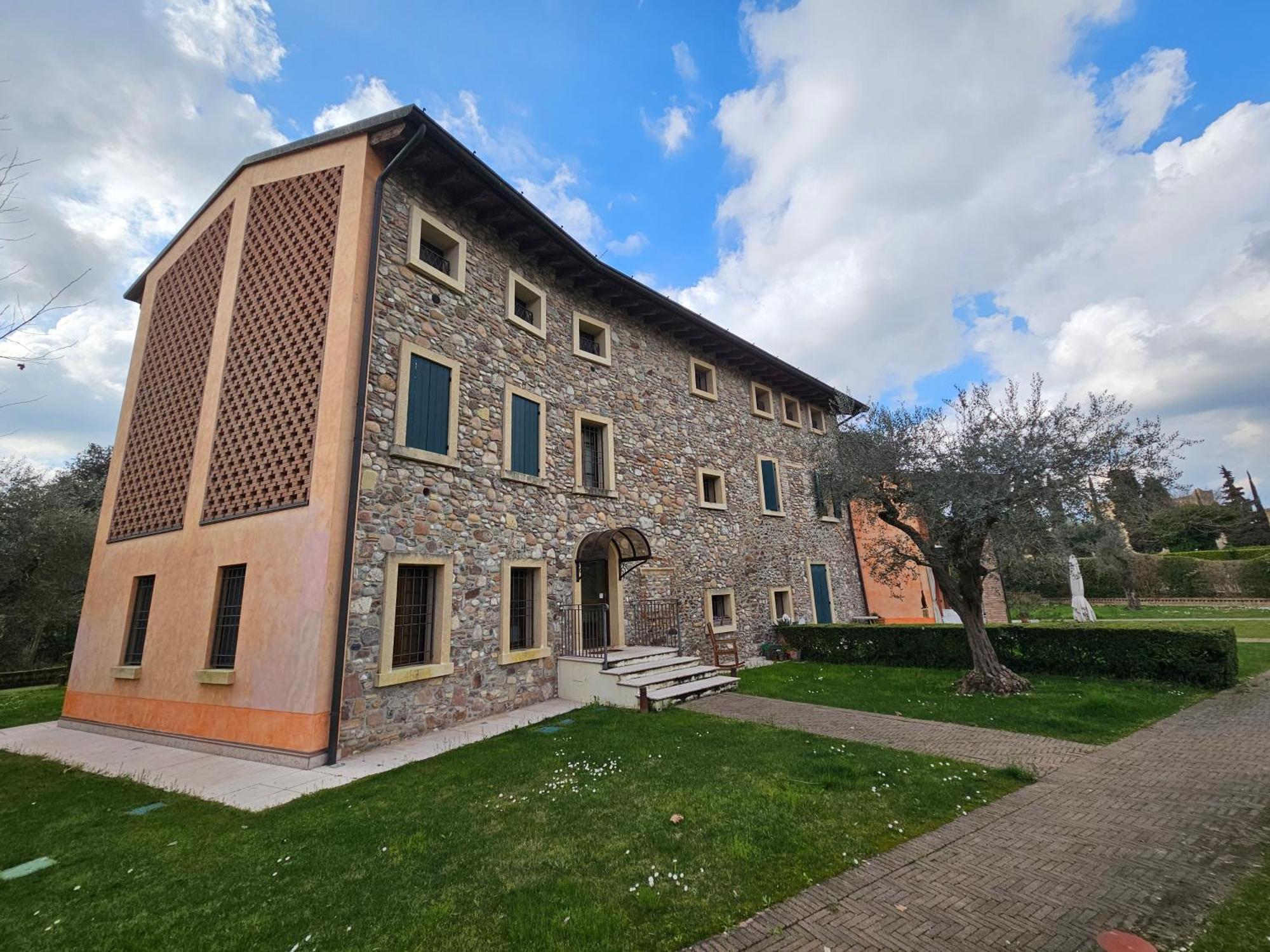 Corte La Guarnigione Valeggio sul Mincio Kültér fotó