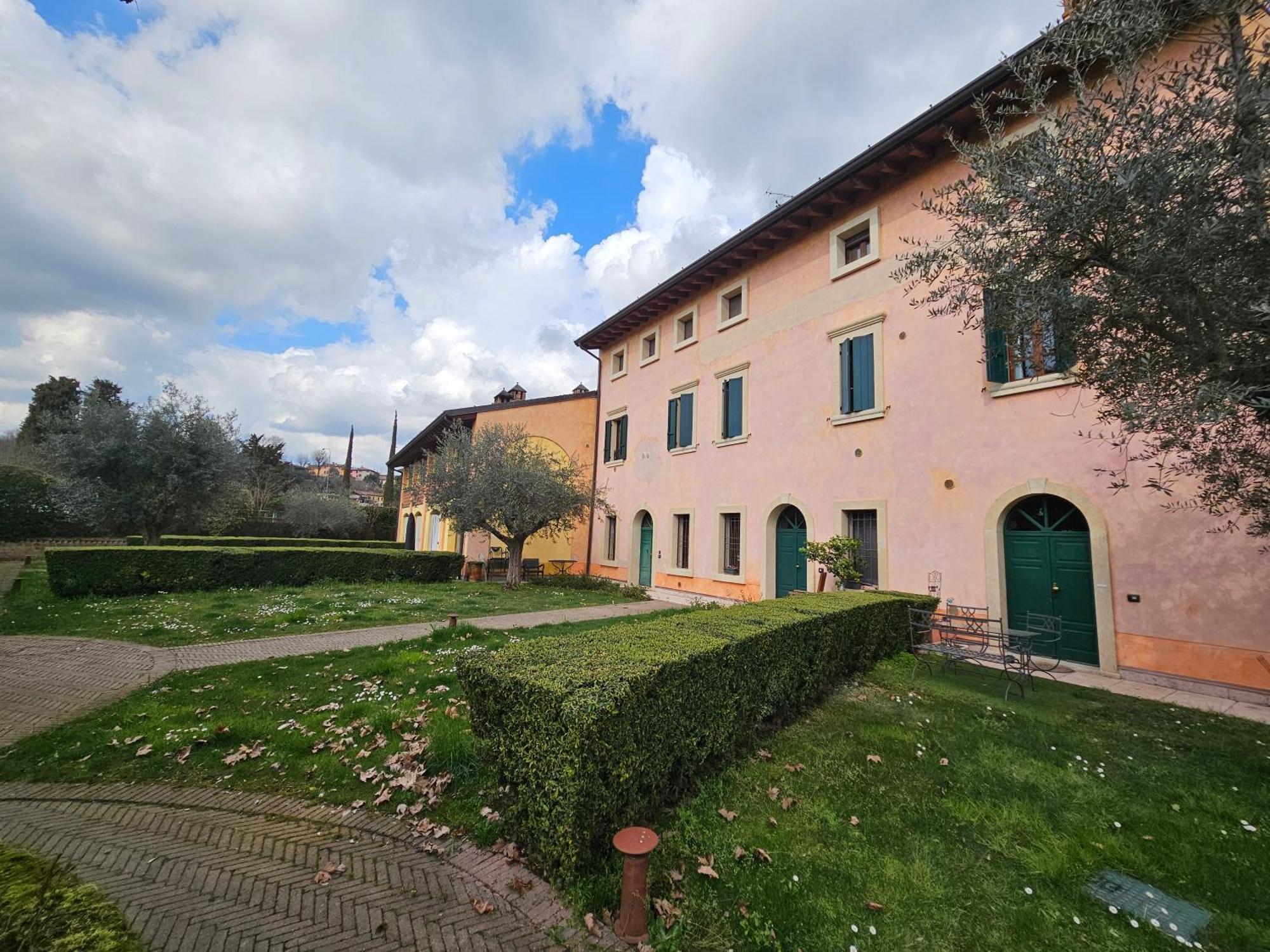Corte La Guarnigione Valeggio sul Mincio Kültér fotó