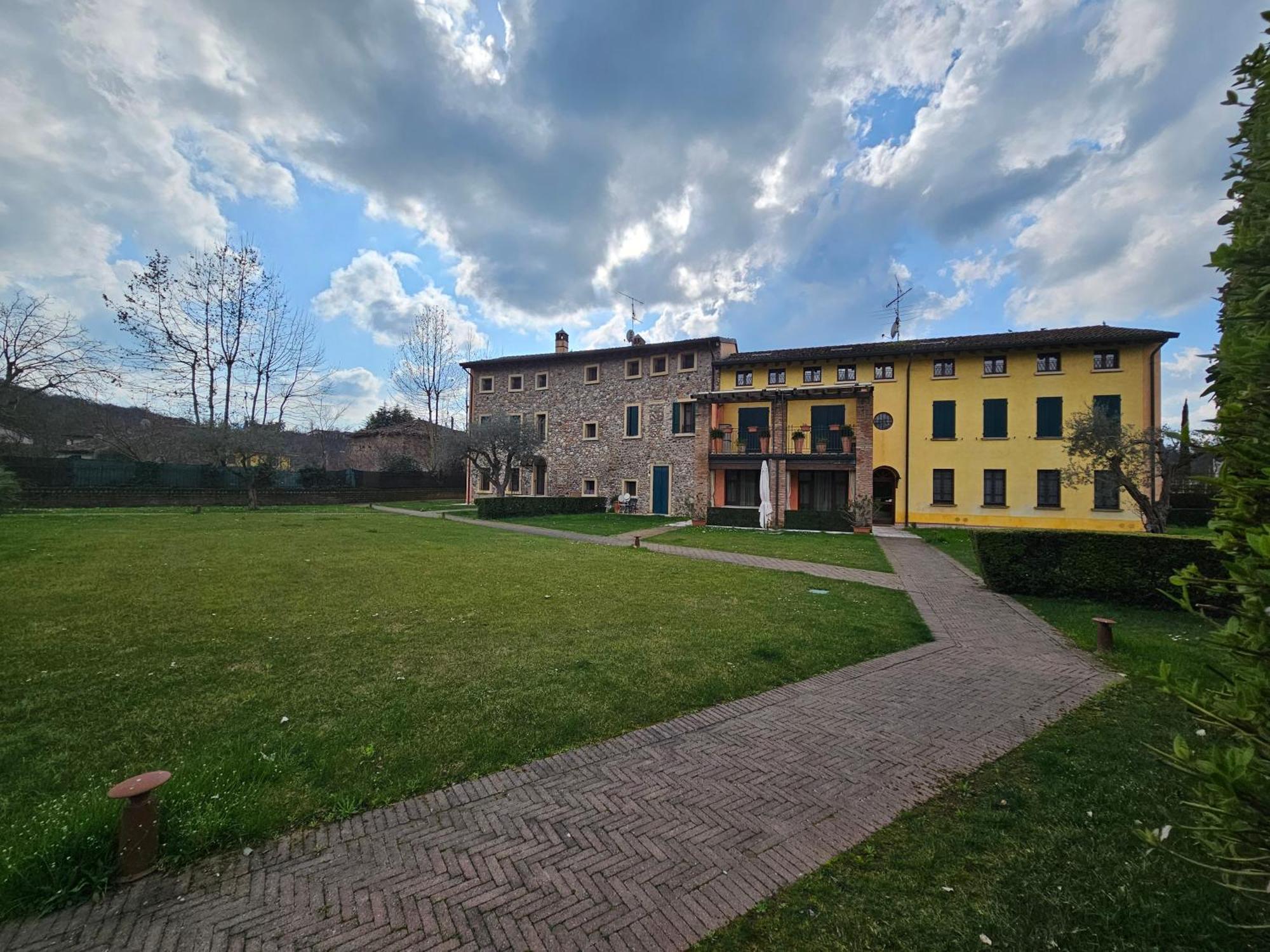 Corte La Guarnigione Valeggio sul Mincio Kültér fotó